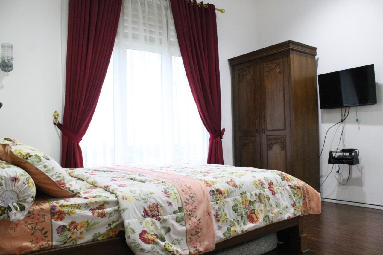 Villa Bukit Berkat Bogor Extérieur photo